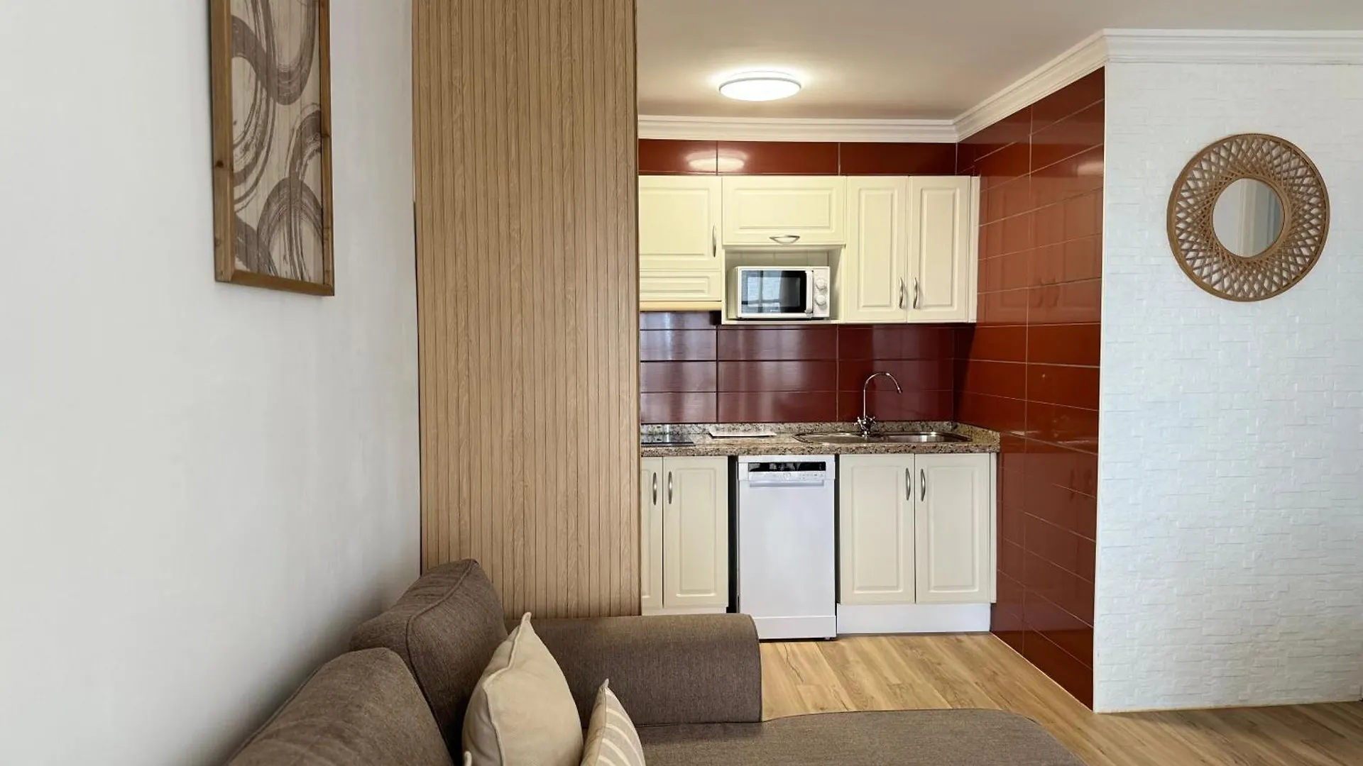 Apartment Canaryislandshost L Amapola Puerto del Carmen  Spain